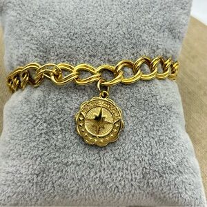 Vintage winners circles Gold tone Star Pendant chain link Bracelet